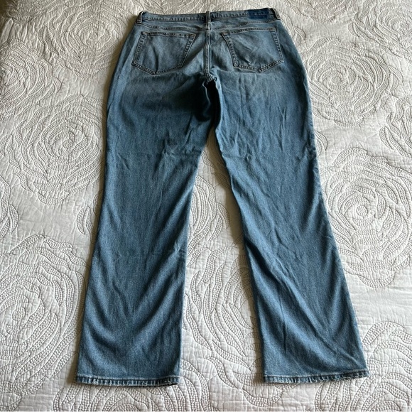 Abercrombie - Ultra High Rise 90s Slim Straight Jean - Criss-Cross Waistband - Picture 7 of 11